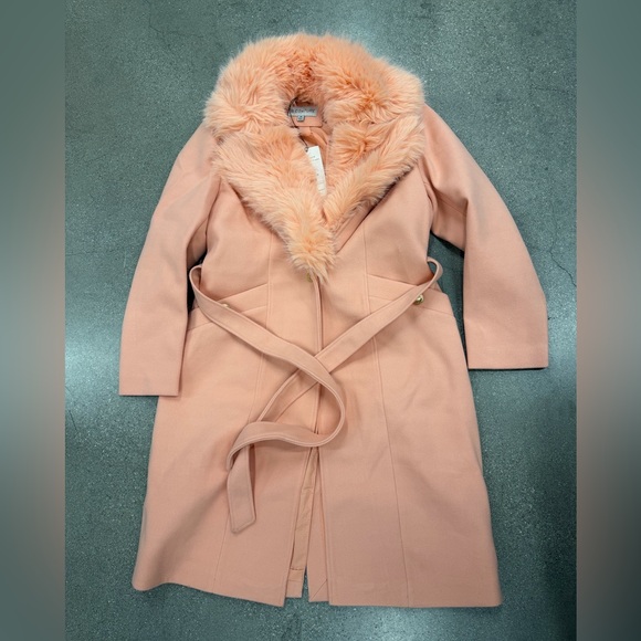 Chic Peach Coat with Faux Fur Collar - Picture 11 of 11